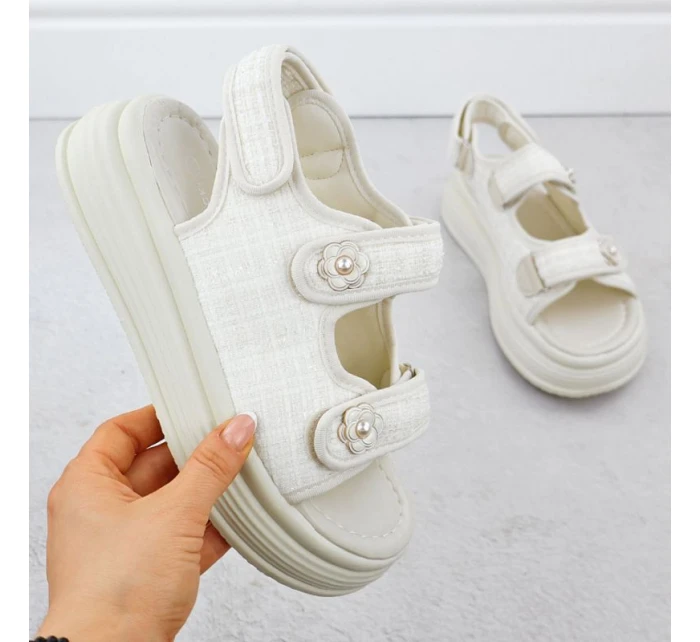 Dámske sandále na platforme krémové Potocki PY16337