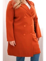 Dámsky dvojradový kabát s červeným golierom v nadmernej veľkosti