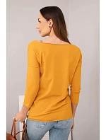 Dámska blúzka s lodičkovým výstrihom horčicovej farby