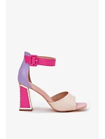 Sandále na podpätku model 213932 Krok vo veľkom štýle