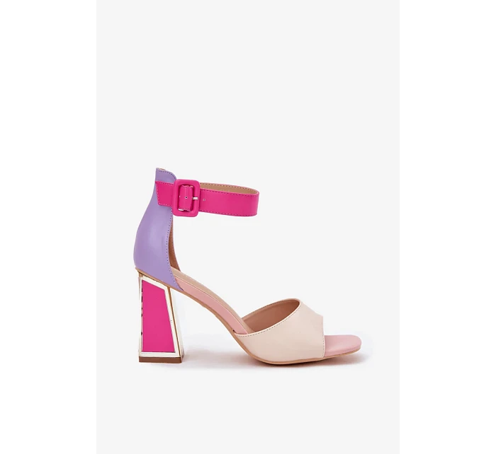 Sandále na podpätku model 213932 Krok vo veľkom štýle