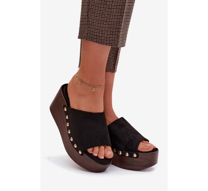 Dámské nazouváky na platformě se zlatými přezkami Eko semiš Černé Helivina Dámské nazouváky na platformě se zlatými přezkami Eko semiš Černé Helivina