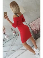 Šaty so širokými ramienkami červené