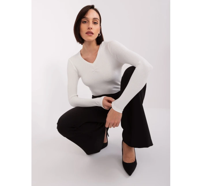 Bluzka RV BZ model 19040759 ecru - FPrice Bluzka RV BZ model 19040759 ecru - FPrice