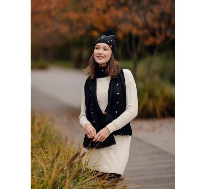 Dámsky šál Vuch Nurit SC M-Black Dámsky šál Vuch Nurit SC M-Black