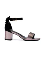 Módne dámske čierne sandále na širokom podpätku Módne dámske čierne sandále na širokom podpätku