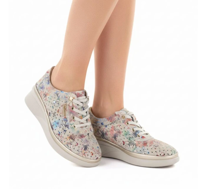 Dámské kožené polobotky na podpatku béžové barvy model 22021902 - VINCEZA