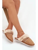 Dámské pantofle s kožešinou a výšivkou Camel Devianne Dámské pantofle s kožešinou a výšivkou Camel Devianne