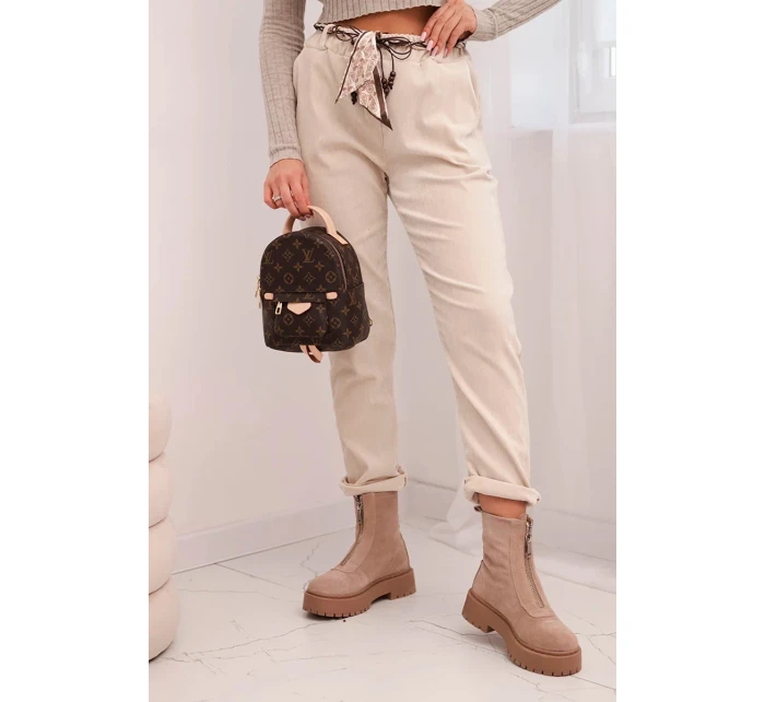 Dámské kalhoty z viskózy s model 21774715 páskem béžové - K-Fashion Dámské kalhoty z viskózy s model 21774715 páskem béžové - K-Fashion