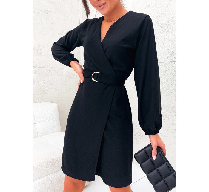 Elegantné čierne skladané obálkové šaty (8251)