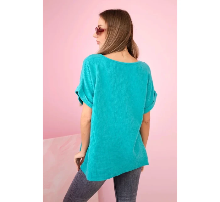 Mušelínová blúzka s náhrdelníkom svetlo modro-zelená Mušelínová blúzka s náhrdelníkom svetlo modro-zelená