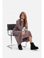 B299 Rebrované midi šaty s asymetrickým pásom - kakaové