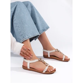 Praktické bílé  sandály dámské na plochém podpatku