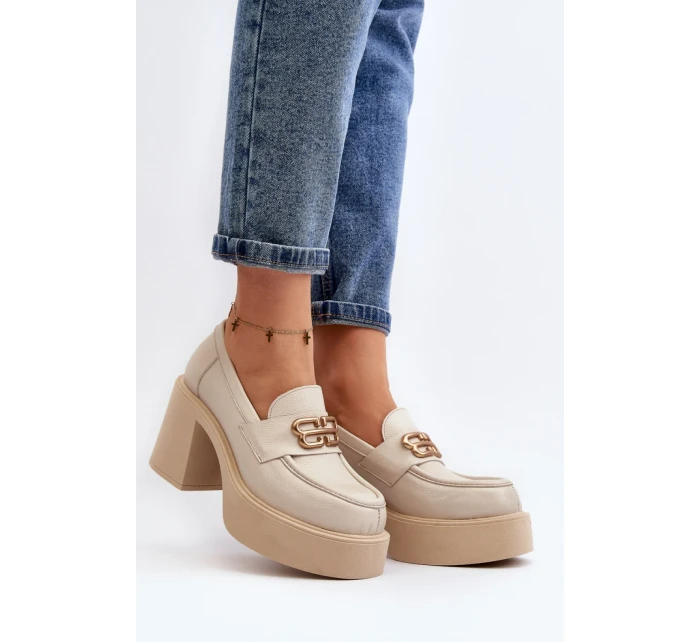 Topánky na polpäte model 192289 Krok vo veľkom štýle Topánky na polpäte model 192289 Krok vo veľkom štýle