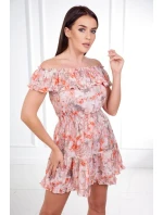 Kvetinové marhuľové šaty s odhalenými ramenami