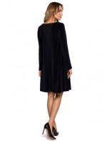 Sametové šaty střihu černé model 15107473 - Moe
