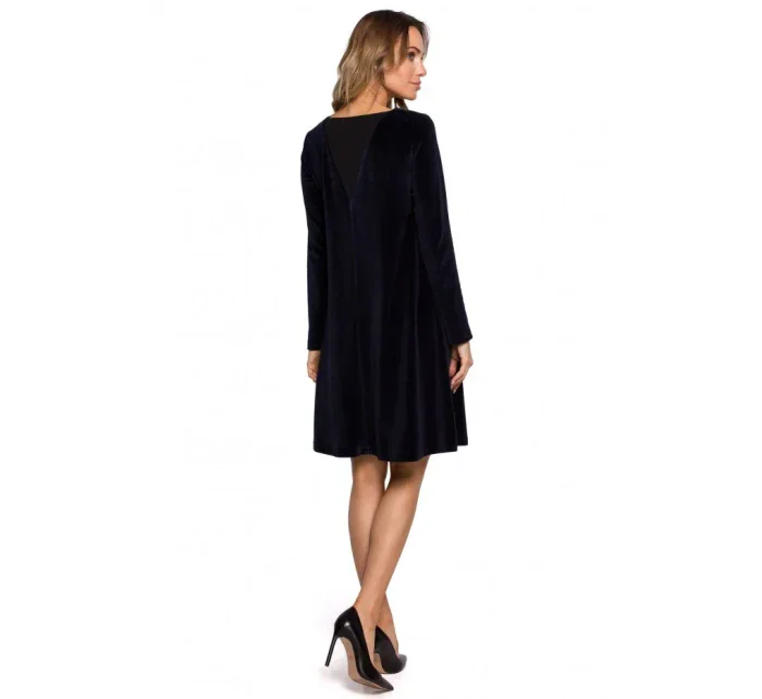 model 15107473 Sametové šaty uvolněného střihu černé - Moe model 15107473 Sametové šaty uvolněného střihu černé - Moe