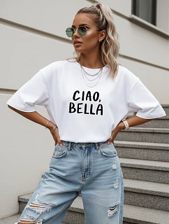 Tshirt damski oversize z nadrukiem Bella biały model 22264293 - FashionStreet