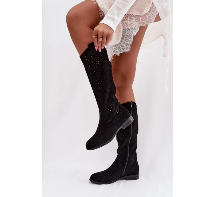 Dámské perforované kozačky na nízkém podpatku model 21998048 Černé - S.Barski