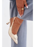 Dámské sandály na podpatku s ozdobným detailem světle béžové model 22027892 - Boto