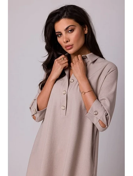 model 18407153 Rozšířené košilové šaty béžové - BeWear model 18407153 Rozšířené košilové šaty béžové - BeWear