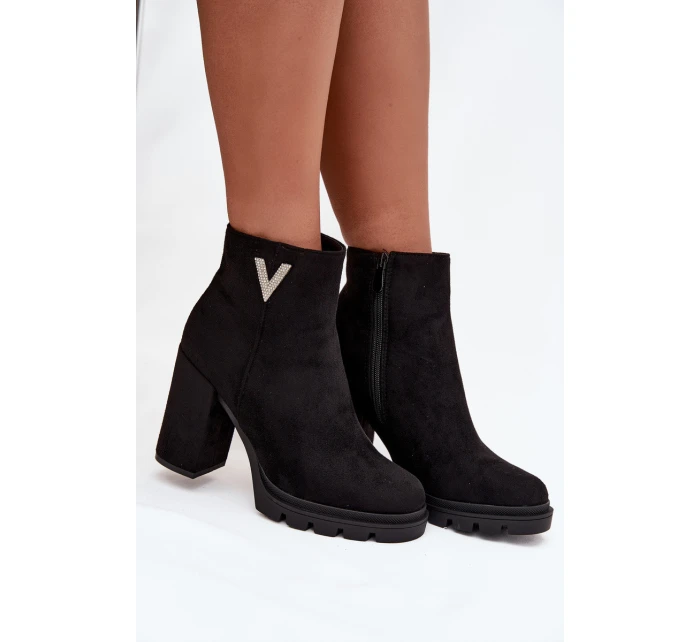 Botki Damskie Ocieplane Na Słupku Z Ozdobnym Detalem Czarne Briella Botki Damskie Ocieplane Na Słupku Z Ozdobnym Detalem Czarne Briella