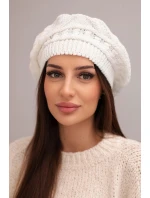 Dámská zimní čepice z vlny s volným střihem a ozdobným pletením model 21878067 bílá - K-Fashion