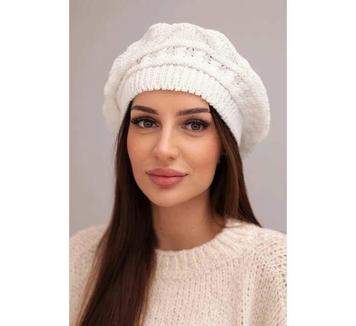 Dámská zimní čepice z vlny s volným střihem a ozdobným pletením model 21878067 bílá - K-Fashion