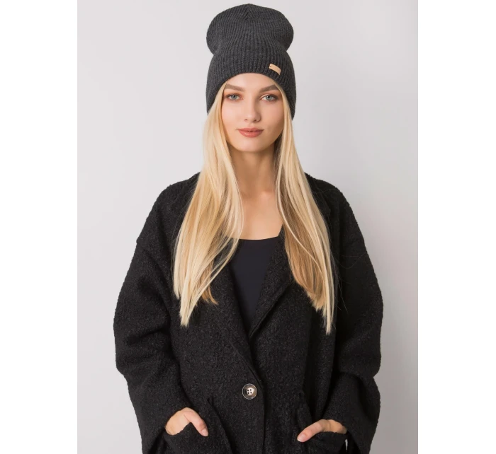 Dámská čepice model 16175466 tmavě šedá - FPrice Dámská čepice model 16175466 tmavě šedá - FPrice
