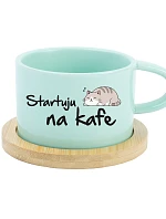 STARTUJU NA KÁVE – mätový hrnček s makrónkou 200 ml
