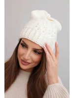 Dámska zimná čiapka s vlnou zdobená flitrami a pleteninou K473 ecru