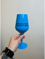 Počkajte chvíľu a ja sa postarám - modrý nerozbitný pohár na víno 470 ml Počkajte chvíľu a ja sa postarám - modrý nerozbitný pohár na víno 470 ml