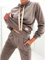 Dámský velurový komplet v barvě cappuccino model 20878947 - Moon Dámský velurový komplet v barvě cappuccino model 20878947 - Moon