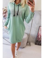 Šaty s reflexnou potlačou tmavá mentolová