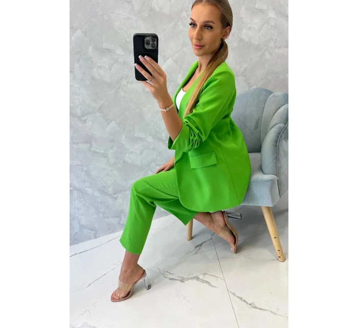 Elegantní souprava saka a kalhot světle zelené barvy