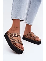 Lakované dámské pantofle na platformě se zlatými Lee Cooper Černé model 22200686 - Wrangler