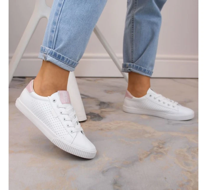 W model 20773180 Bílé nízké tenisky - Big Star