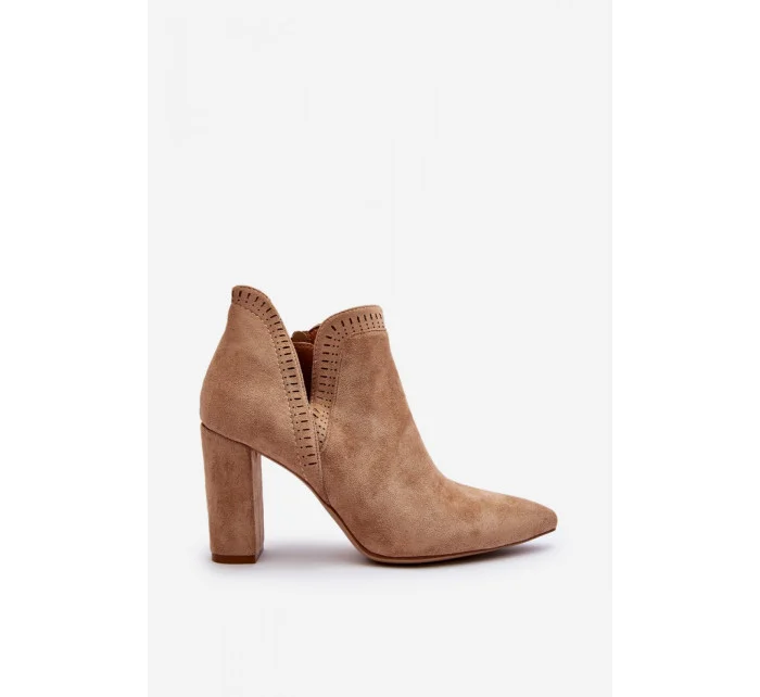 Topánky na podpätku model 192680 Krok vo veľkom štýle