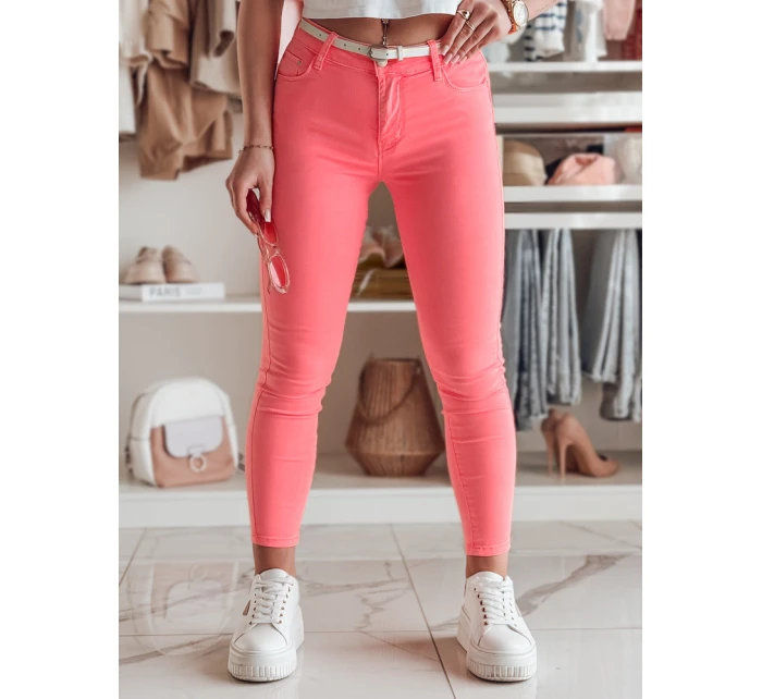 Dámské úzké kalhoty s páskem světle růžové Dstreet model 21985373 - FashionStreet