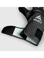 Fotbalové rukavice pro  90 Grip model 22099387 - Select