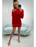 Šaty se zdobením na ramenou červené Šaty se zdobením na ramenou červené