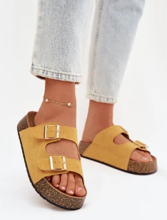 Dámské pantofle na korkové platformě se zlatými sponami Žluté model 21919307 - Boto