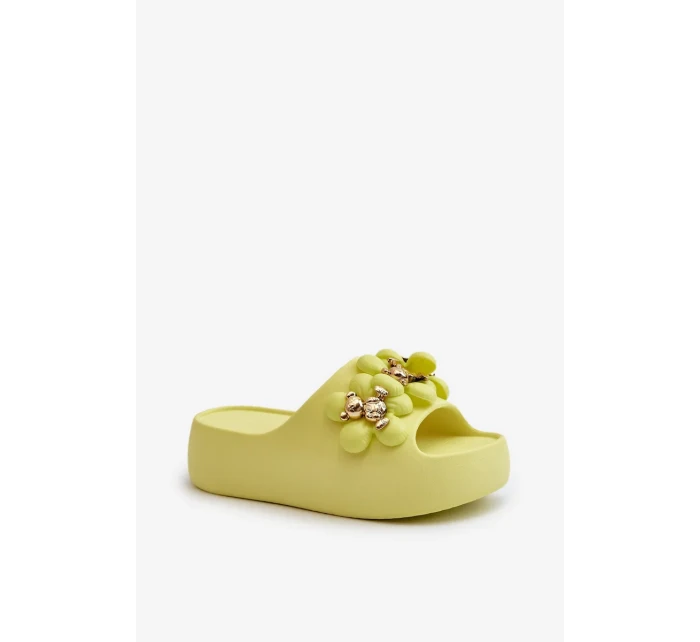 Dámske penové papuče s ozdobou na hrubej podrážke, limetkové Bremavia
