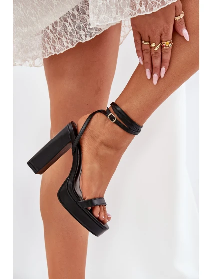 Dámské Sandály Na Podpatku S Páskem Černé model 21696037 - Boto