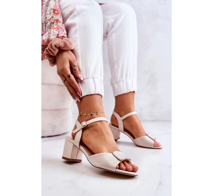 Skórzane Sandały Na Obcasie Beżowe Lorisa