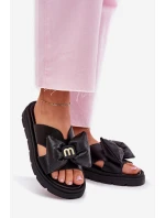 Skórzane Klapki Damskie Na Platformie Z Kokardą CheBello 4647 Czarne