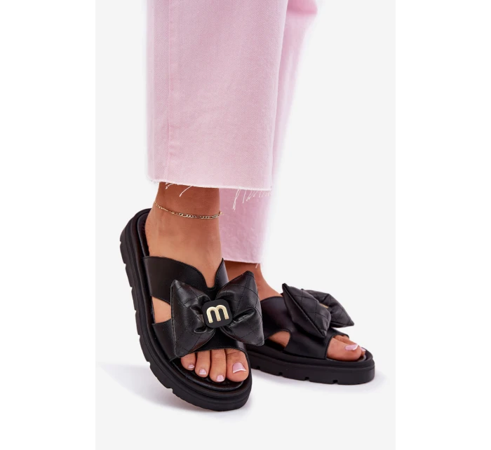 Skórzane Klapki Damskie Na Platformie Z Kokardą CheBello 4647 Czarne