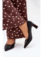 Lodičky na podpatku s ozdobnou sponou černé model 21704536 - Boto