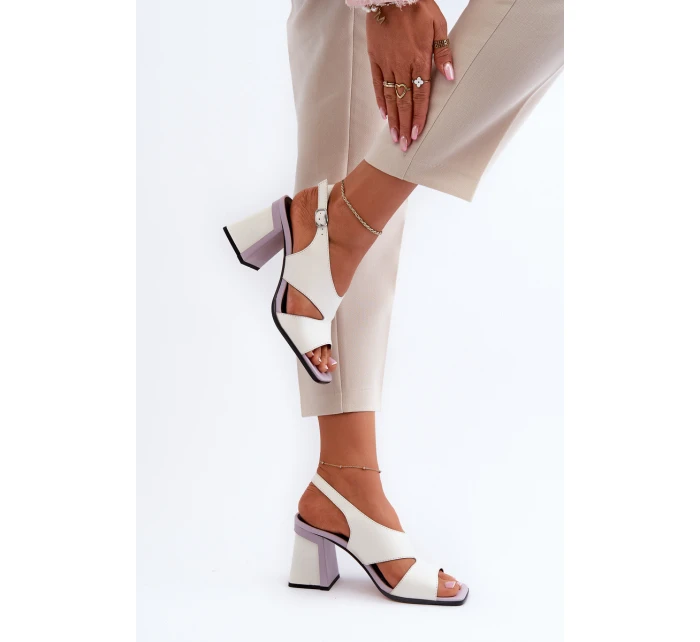 Dámské sandály na podpatku bílé D&A model 21655809 - S.Barski Dámské sandály na podpatku bílé D&A model 21655809 - S.Barski