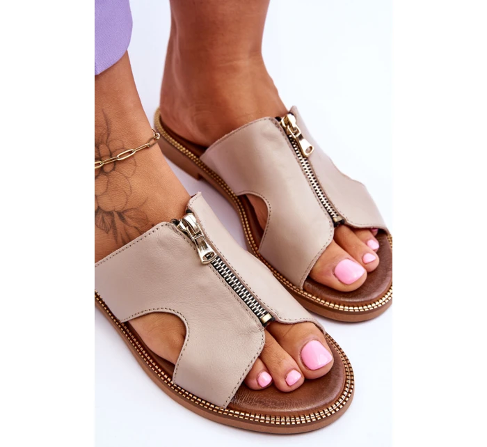 Damskie Klapki Z Ozdobnym Zamkiem Beżowe Lemar Clarence Damskie Klapki Z Ozdobnym Zamkiem Beżowe Lemar Clarence